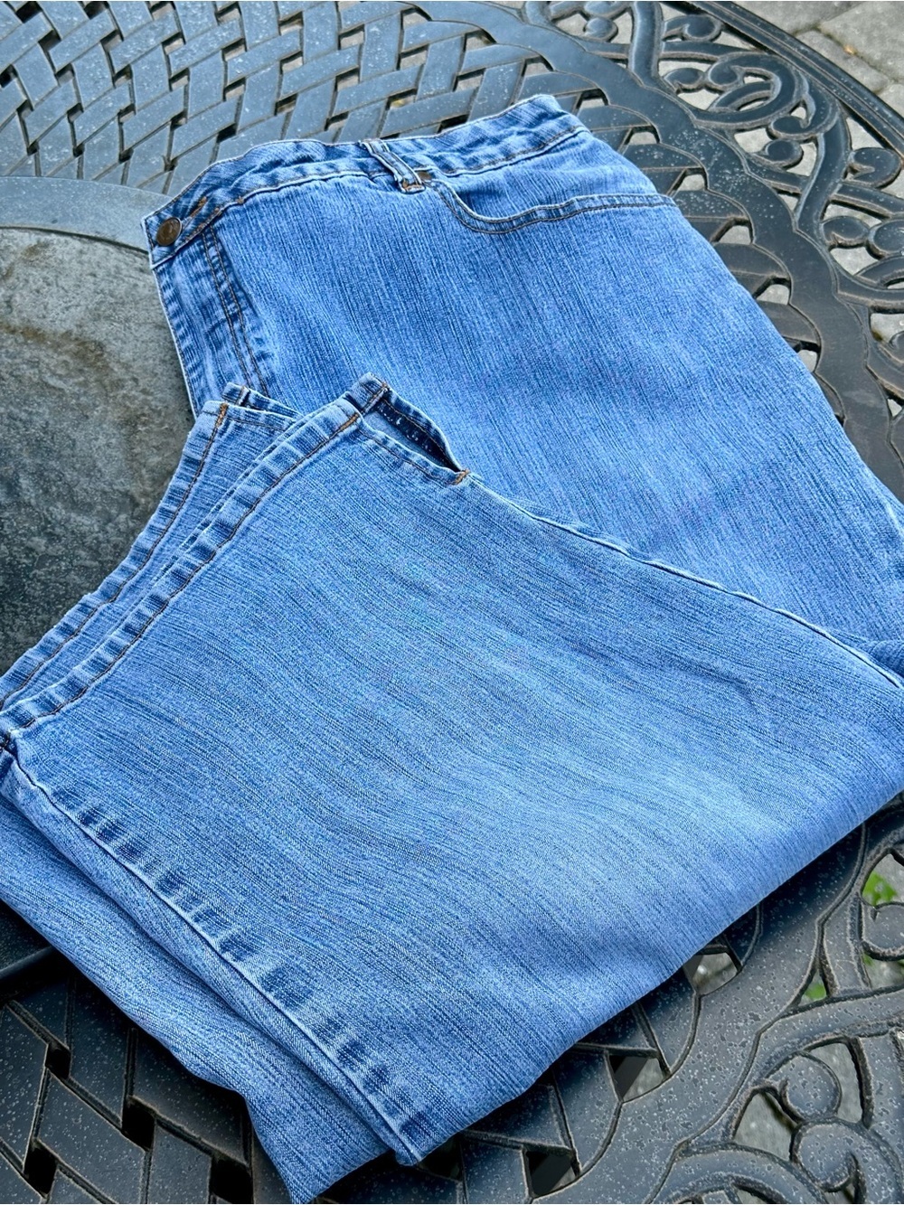 L A  Blues Stretch Denim Capris 22W Plus Size Light Wash Jeans